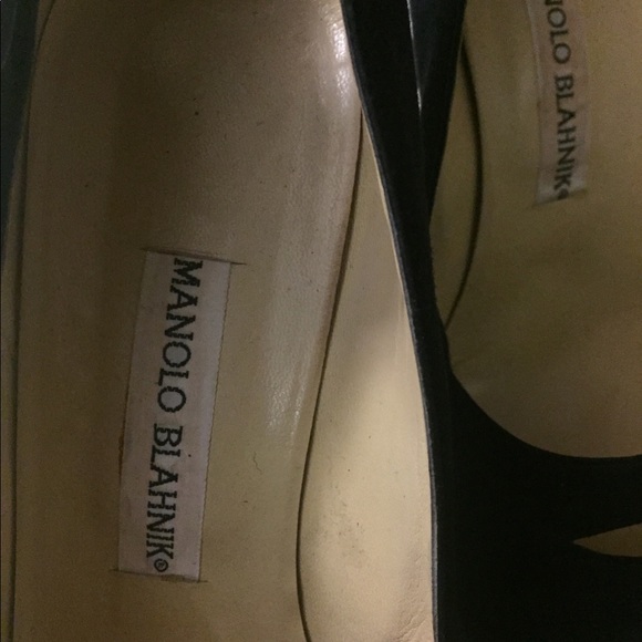 Manolo Blahnik Navy Suede Pointed Heels - Picture 2 of 5